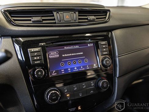Used 2019 Nissan Rogue S image 25