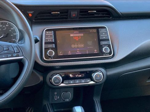 Used 2018 Nissan Kicks SV image 6