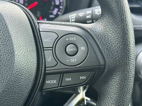 Used 2021 Toyota RAV4 LE image 27