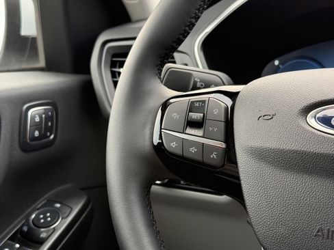 Used 2025 Ford Escape Platinum w/ Class II Trailer Tow Package image 14