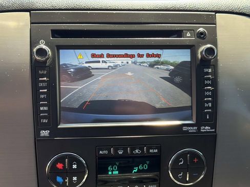 Used 2013 GMC Yukon XL 2500 SLT AWD/4WD image 32