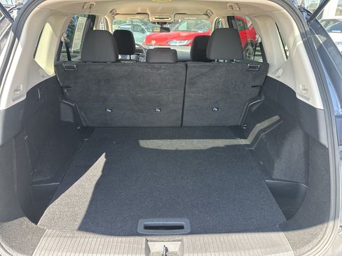 Used 2025 Nissan Rogue S AWD/4WD image 29