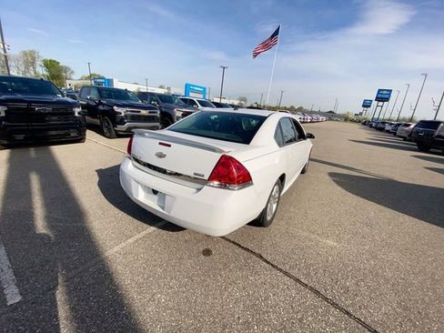 Used 2010 Chevrolet Impala LT w/ Luxury Edition Package FWD image 9