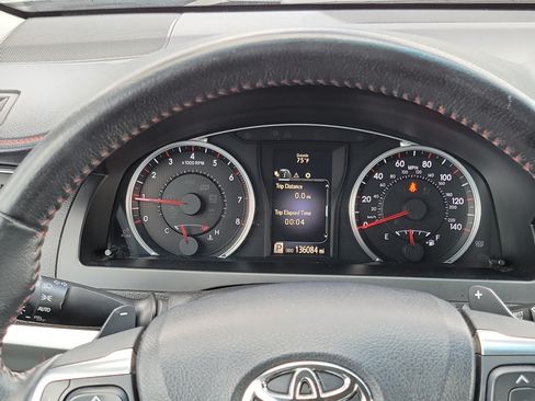 Used 2016 Toyota Camry SE FWD image 23