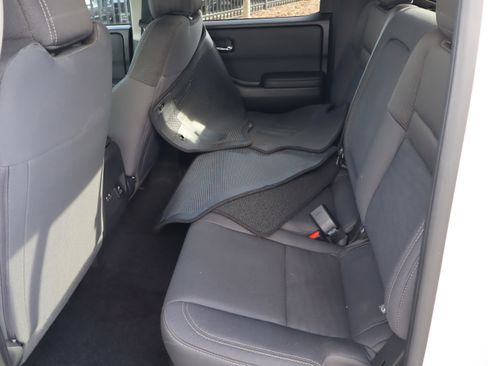 Used 2023 Nissan Frontier SV w/ Technology Package image 34