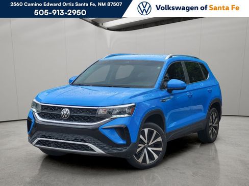 Used 2023 Volkswagen Taos SE FWD image 1
