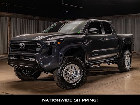 Used 2026 Toyota Tacoma SR5 AWD/4WD image 4