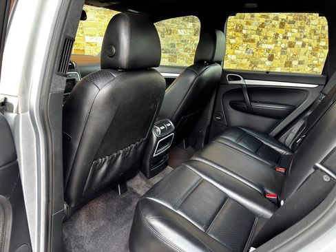 Used 2008 Porsche Cayenne Turbo image 35