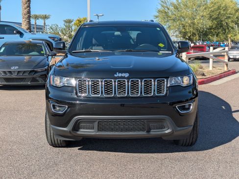Used 2021 Jeep Grand Cherokee Laredo image 8