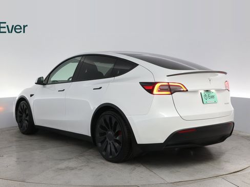 Used 2023 Tesla Model Y Performance image 14