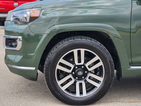Used 2022 Toyota 4Runner Limited RWD image 9