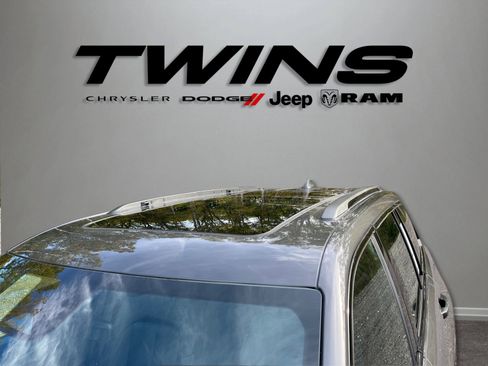 New 2025 Jeep Grand Cherokee Limited w/ Black Appearance Package image 13