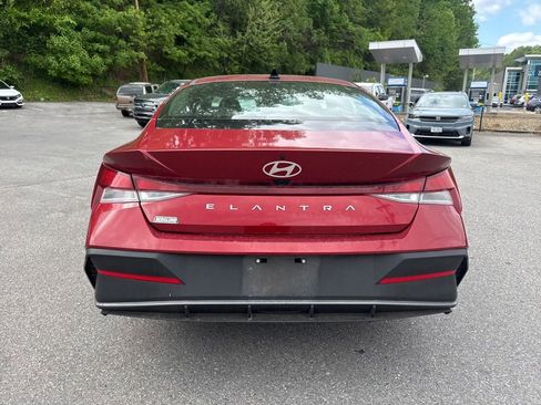 Used 2024 Hyundai Elantra SEL image 5