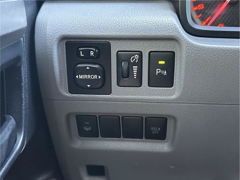 Used 2012 Toyota 4Runner SR5 AWD/4WD image 27