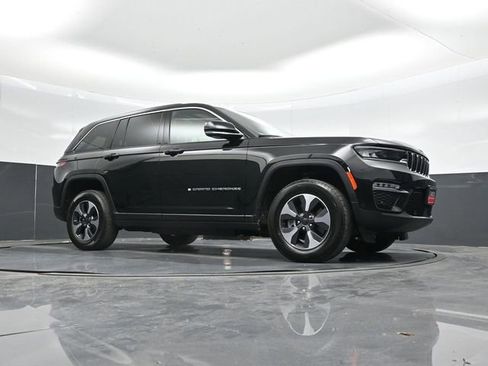 Used 2022 Jeep Grand Cherokee Limited 4xe w/ Luxury Tech Group II AWD/4WD image 42