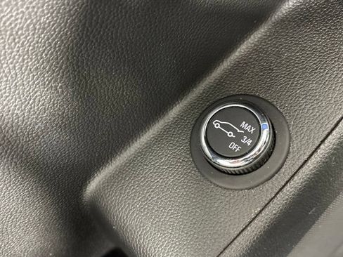 Used 2022 Chevrolet Traverse LT AWD/4WD image 16