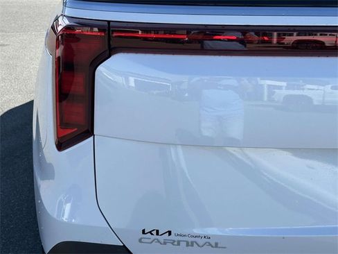 New 2026 Kia Carnival LXS image 15