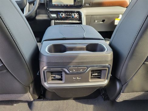New 2026 GMC Sierra 2500 Denali w/ Denali Reserve Package image 31