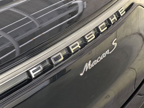 Certified 2025 Porsche Macan S AWD/4WD image 57