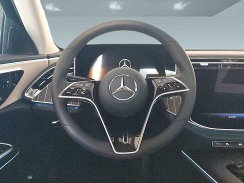 Used 2025 Mercedes-Benz E 350 Sedan image 10