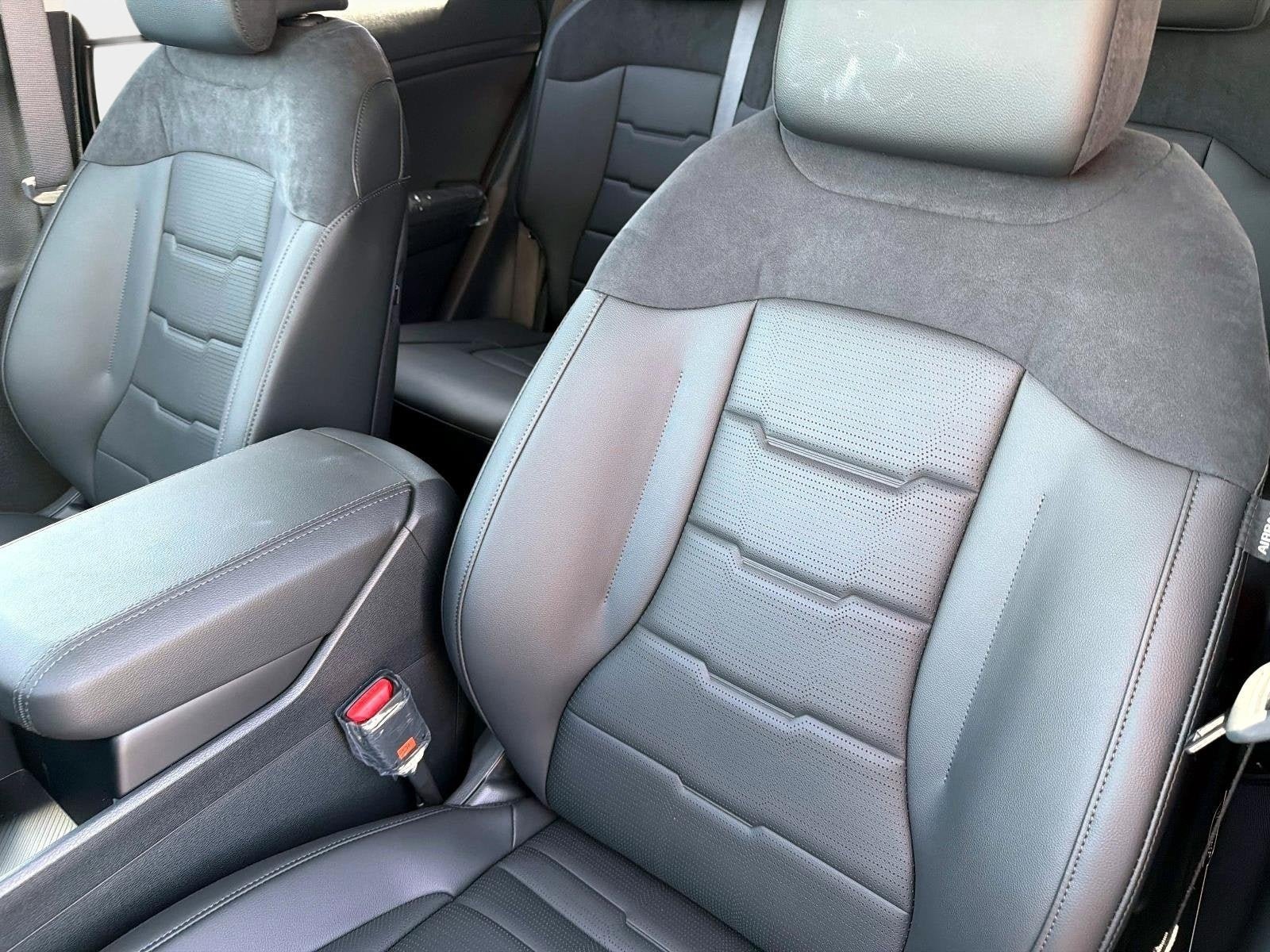 New 2026 Kia Sportage SX FWD image 17
