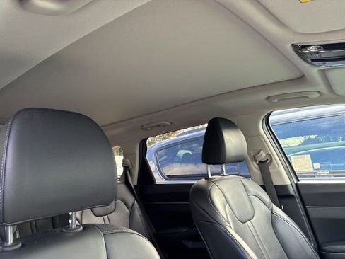 Certified 2025 Kia Sorento EX w/ EX Panoramic Sunroof Package image 4