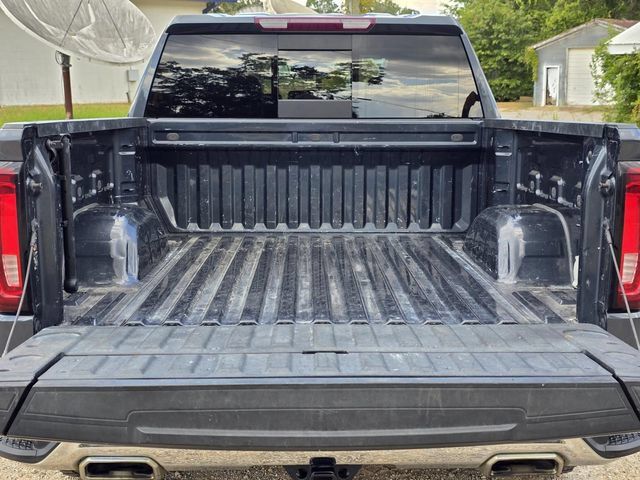 Used 2022 GMC Sierra 1500 SLT w/ SLT Premium Package AWD/4WD image 12