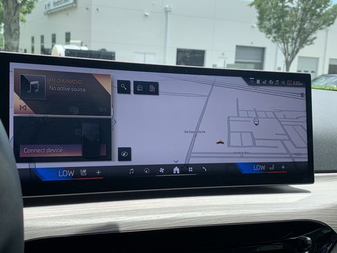 Certified 2025 BMW 330i Sedan w/ Premium Package image 27