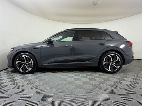 Used 2024 Audi Q8 e-tron Premium Plus w/ Premium Plus Package AWD/4WD image 2