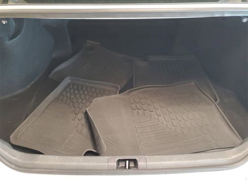 Used 2024 Toyota Camry SE image 10