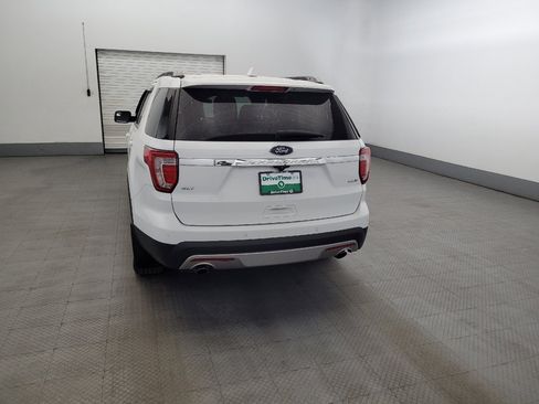 Used 2017 Ford Explorer XLT AWD/4WD image 6