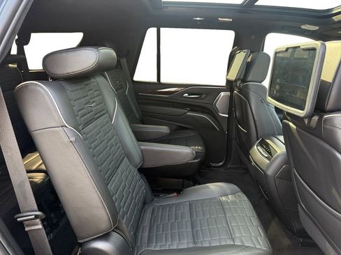 Used 2023 Cadillac Escalade Sport Platinum image 18
