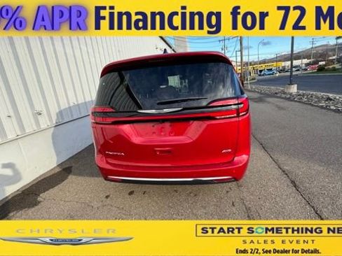 New 2026 Chrysler Pacifica Select image 5