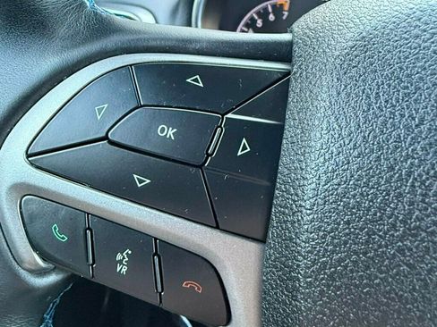 Used 2018 Jeep Grand Cherokee Laredo AWD/4WD image 28