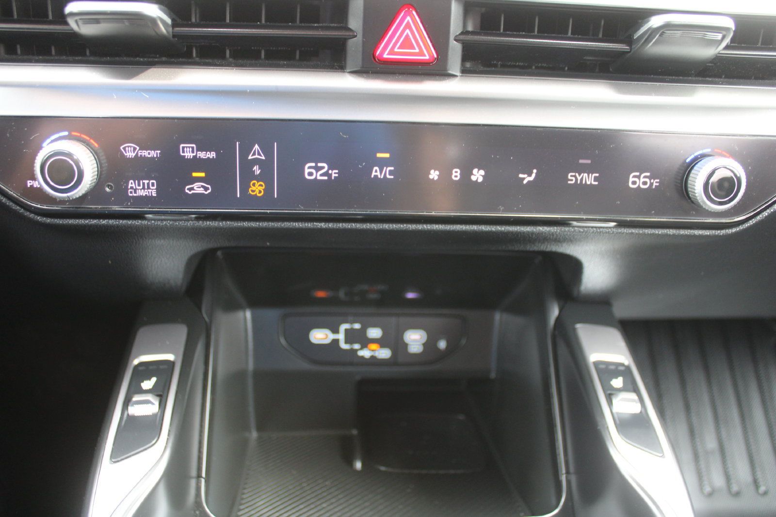 Certified 2025 Kia Sorento S FWD image 41