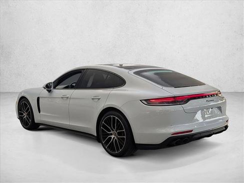 Used 2022 Porsche Panamera image 8
