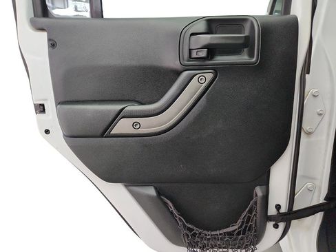 Used 2018 Jeep Wrangler Unlimited Sport S image 19