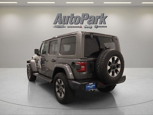 Certified 2018 Jeep Wrangler Unlimited Sahara AWD/4WD image 4