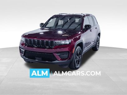 Used 2025 Jeep Grand Cherokee Altitude