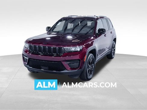 Used 2025 Jeep Grand Cherokee Altitude AWD/4WD image 1