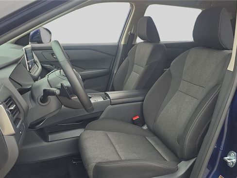 Used 2025 Nissan Rogue SV FWD image 11