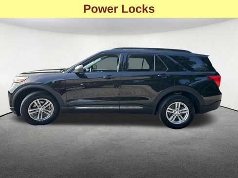 Used 2023 Ford Explorer XLT AWD/4WD image 7