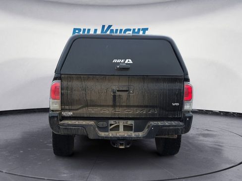 Used 2021 Toyota Tacoma TRD Sport w/ TRD Premium Sport Package image 4