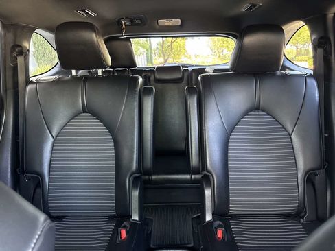 Used 2021 Toyota Highlander XSE AWD/4WD image 32