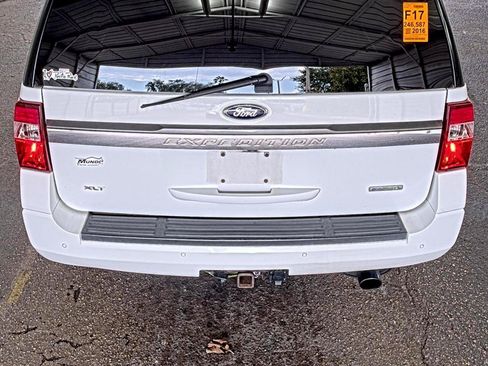 Used 2016 Ford Expedition XLT RWD image 8