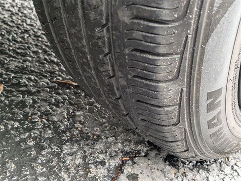 Used 2024 Buick Encore GX Sport Touring image 12