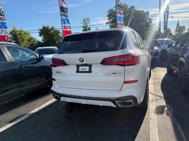 Used 2022 BMW X5 xDrive40i w/ M Sport Package AWD/4WD image 7