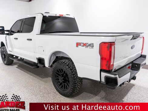 Used 2025 Ford F250 XLT w/ FX4 Off-Road Package AWD/4WD image 3