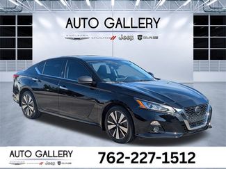Used 2022 Nissan Altima 2.5 SL image 1