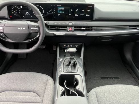 New 2025 Kia K4 EX image 10